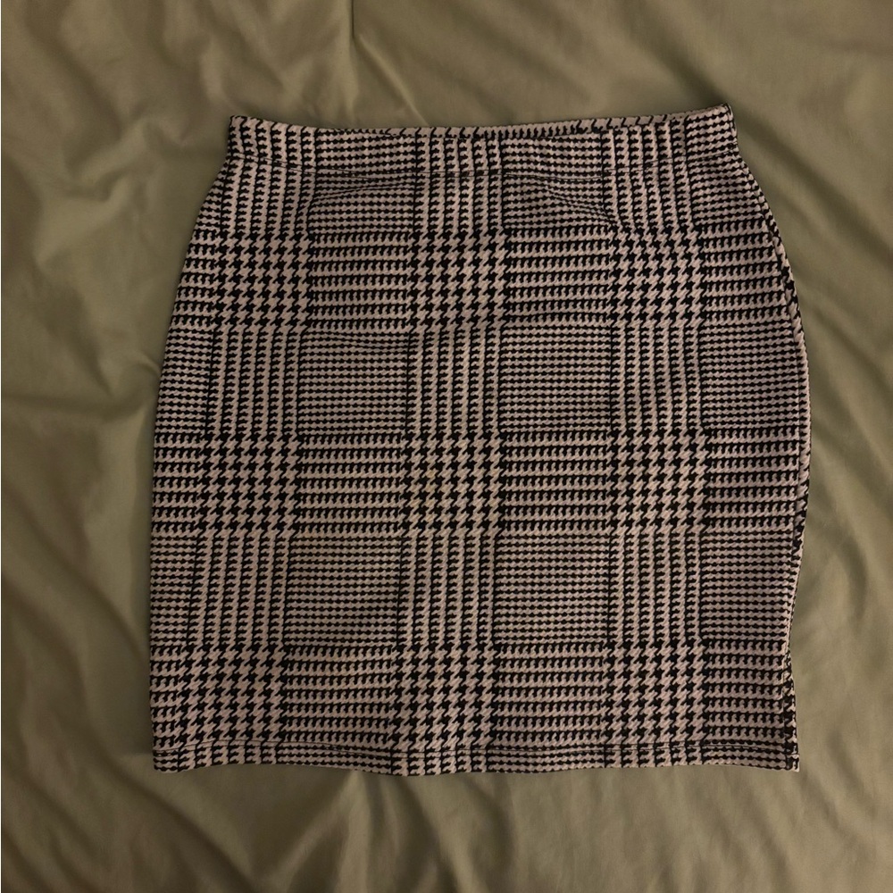 Windsor Black and White Houndstooth Mini Skirt